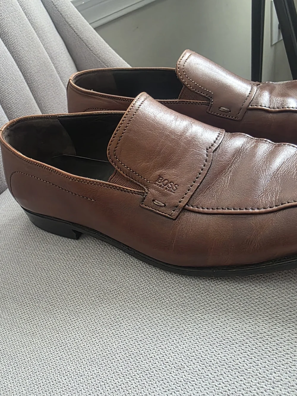 Boss Hugo Boss Men's Tan Brown Leather Slip-On Loafers 9.5 Used.